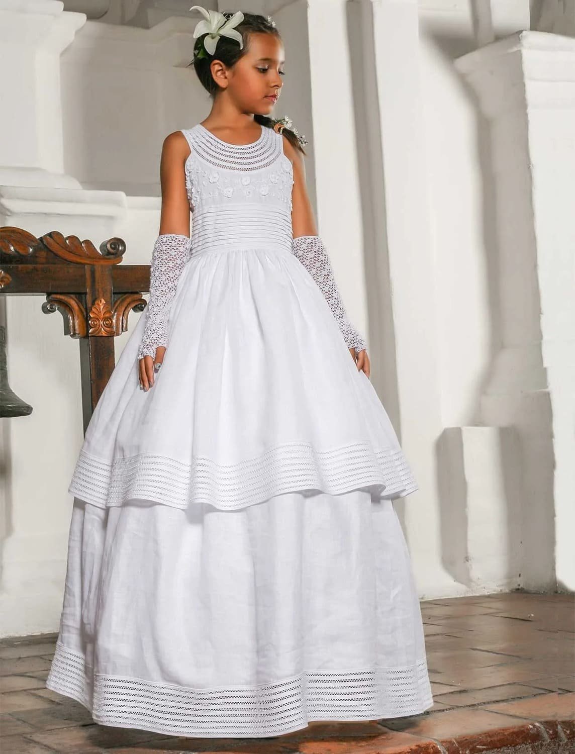 Vestido primera comunión doble falda bordado en sesgos y rococó