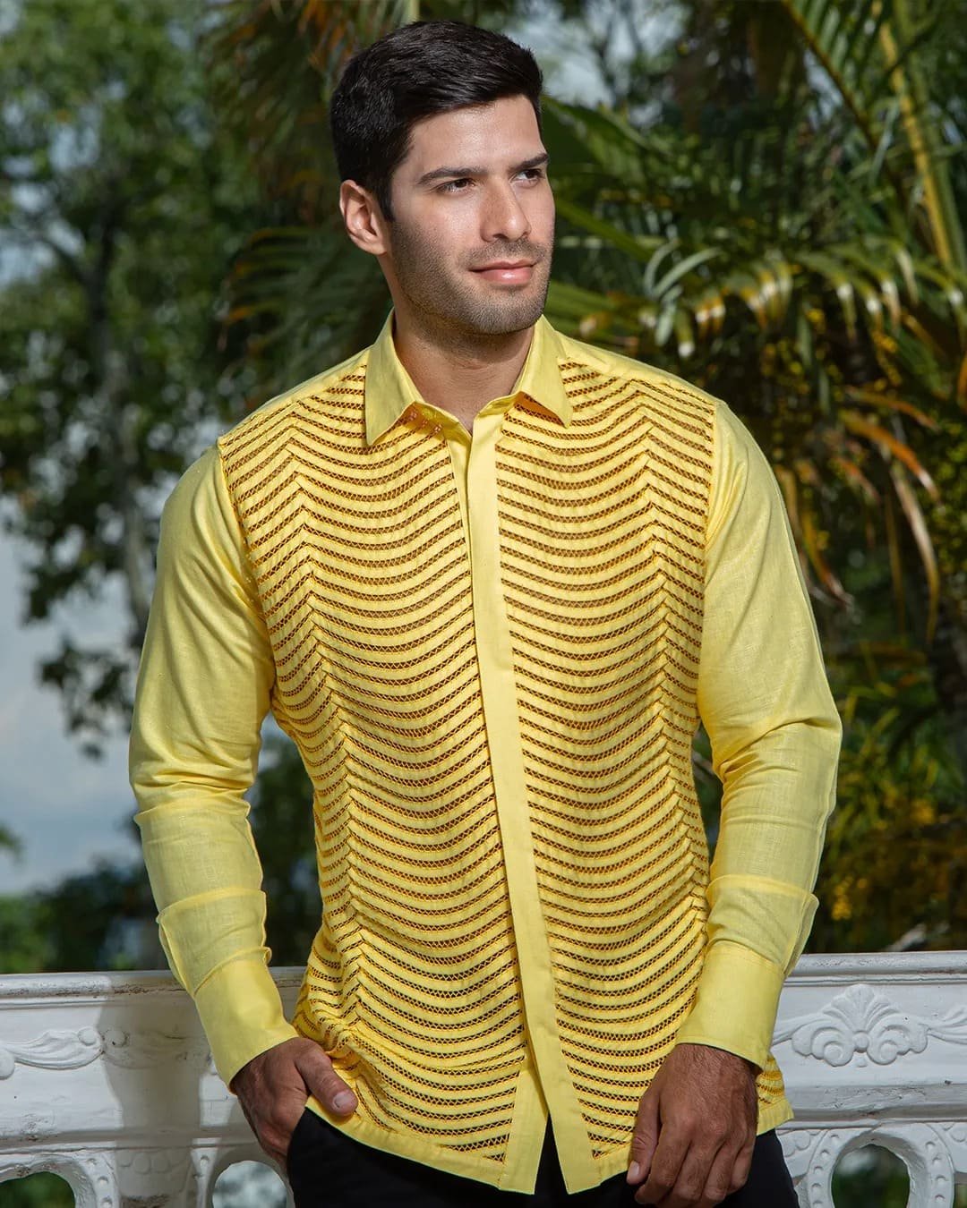 Guayabera y Camisa Artesanal Amarilla