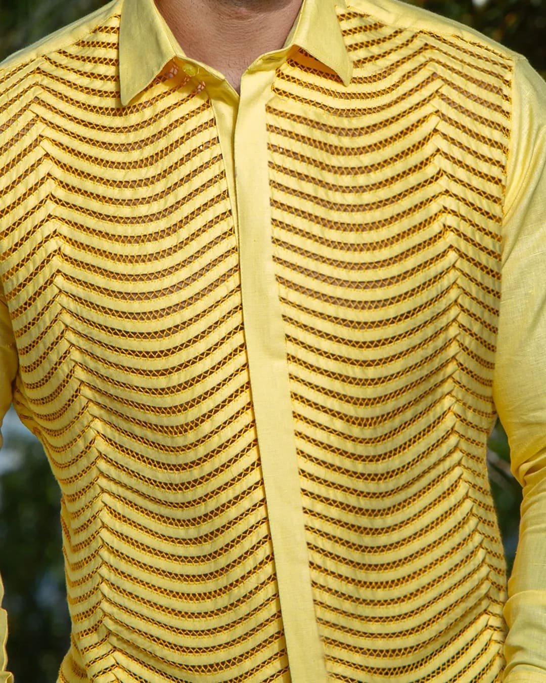 Guayabera y Camisa Artesanal Amarilla Manga Larga Sesgos 2 Guayabera y Camisa Artesanal Amarilla