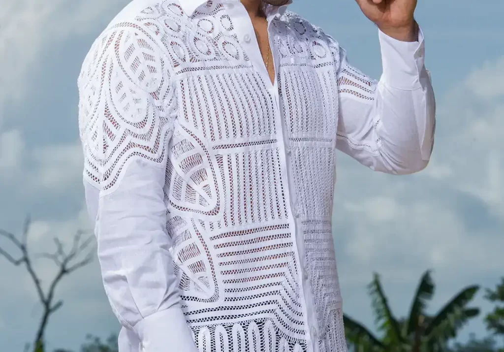 Guayabera blanca
