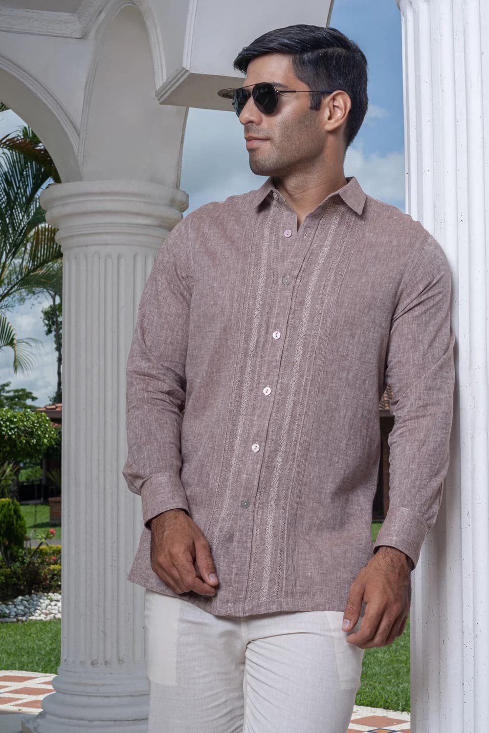 Camisa Guayabera Cafe Manga Larga - Colección 2024 La Vida en Guayabera 1 08-669 camisa guayabera cafe