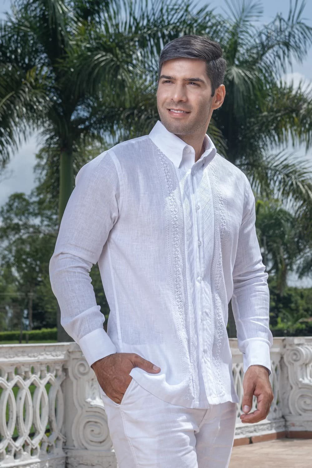 08-673 Guayabera Blanca Calada Manga Larga Cuello Basico Guayabera blanca cuello básico para eventos