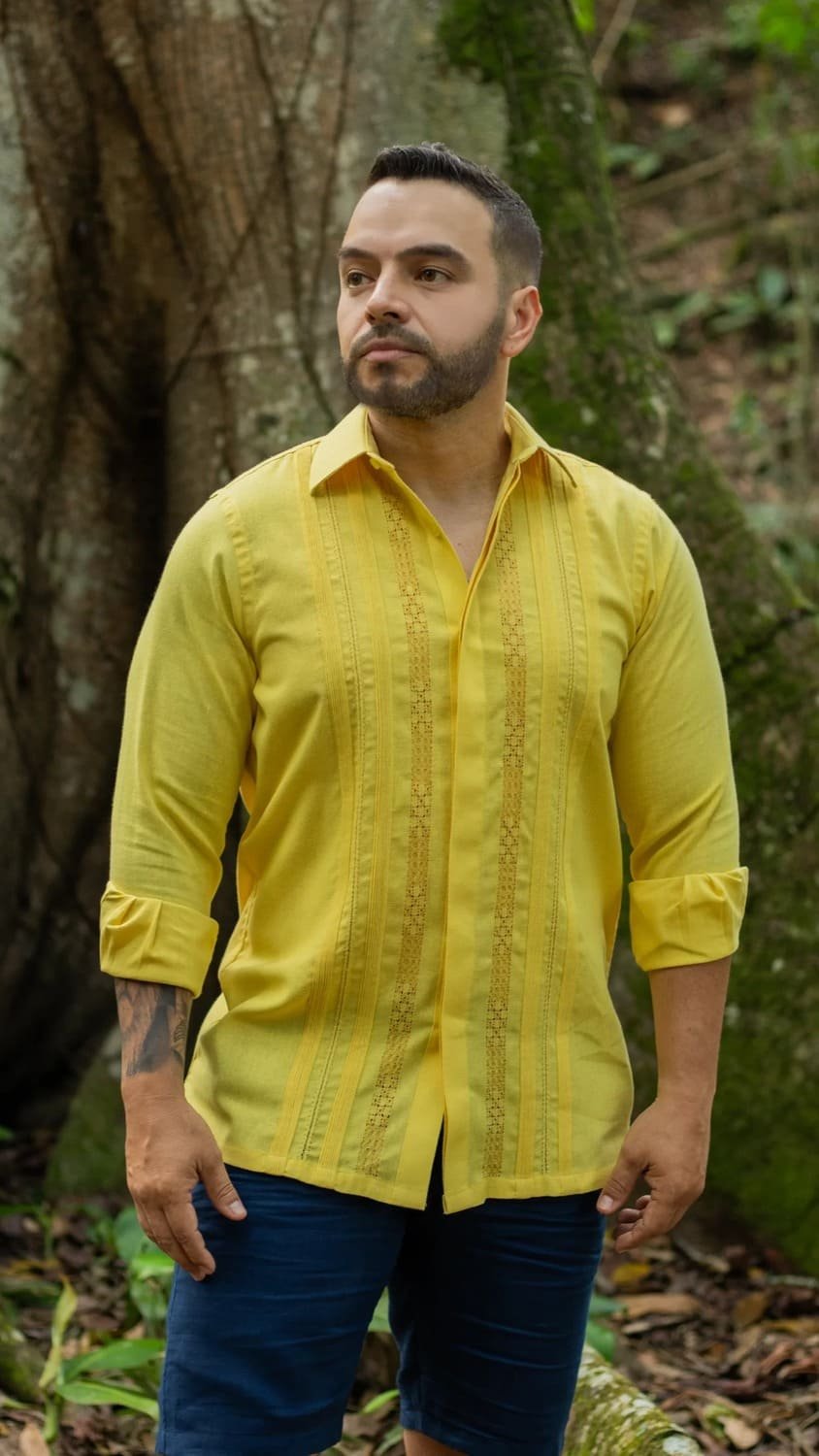 Guayabera Amarilla Calada