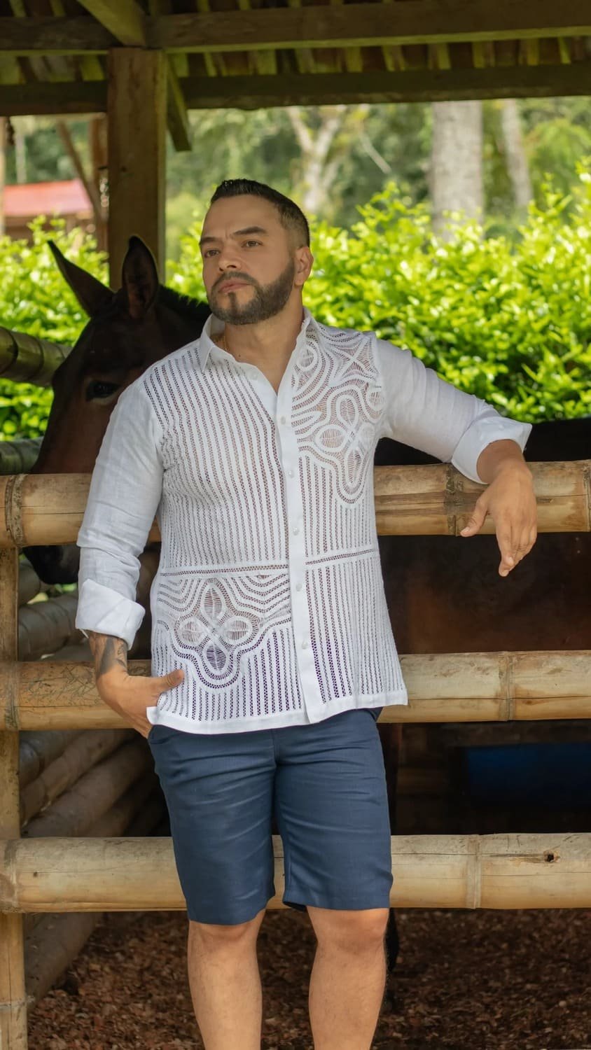 Guayabera Blanca Bordada