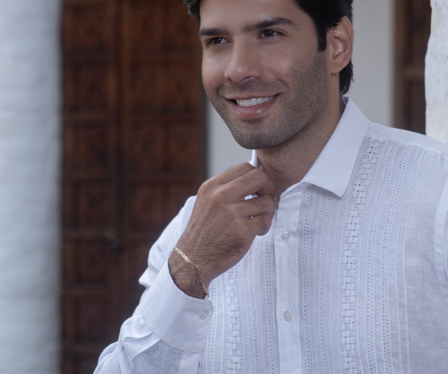 Guayabera Blanca con Alforzas y Calado Hechas a Mano 2 Guayabera Blanca con Alforzas Caladas Hechas a Mano