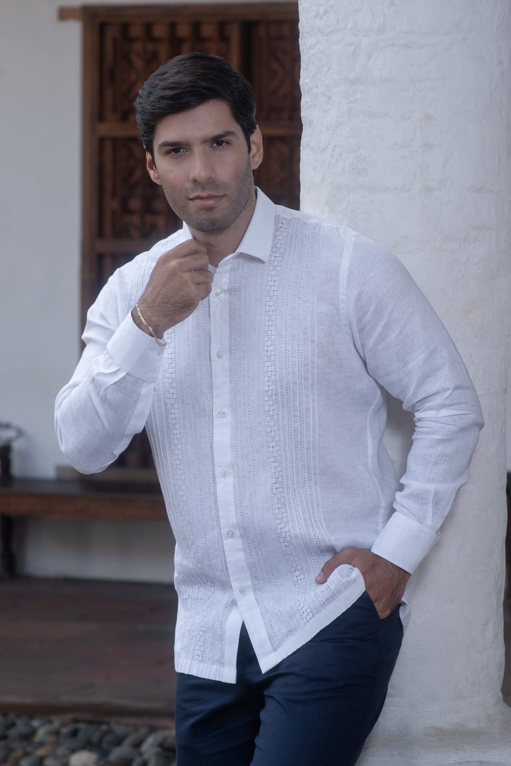 Guayabera Blanca con Alforzas y Calado Hechas a Mano 12 Guayabera Blanca con Alforzas Caladas Hechas a Mano