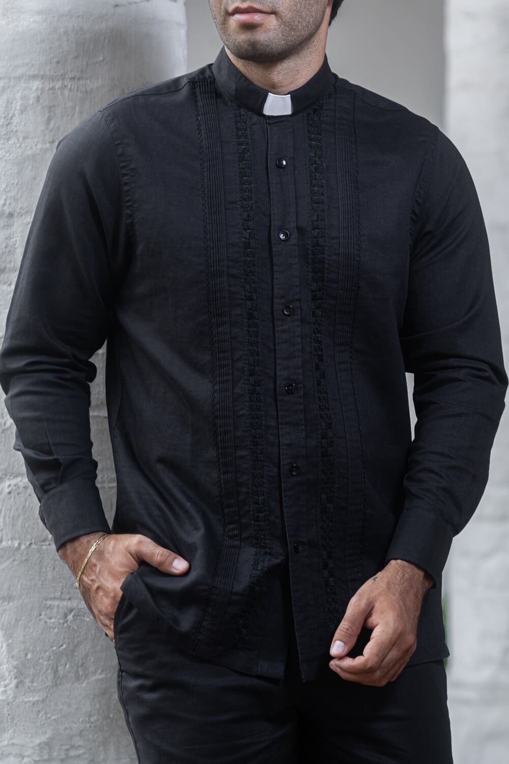 Guayabera Negra CLERIMAN guayabera para sacerdores