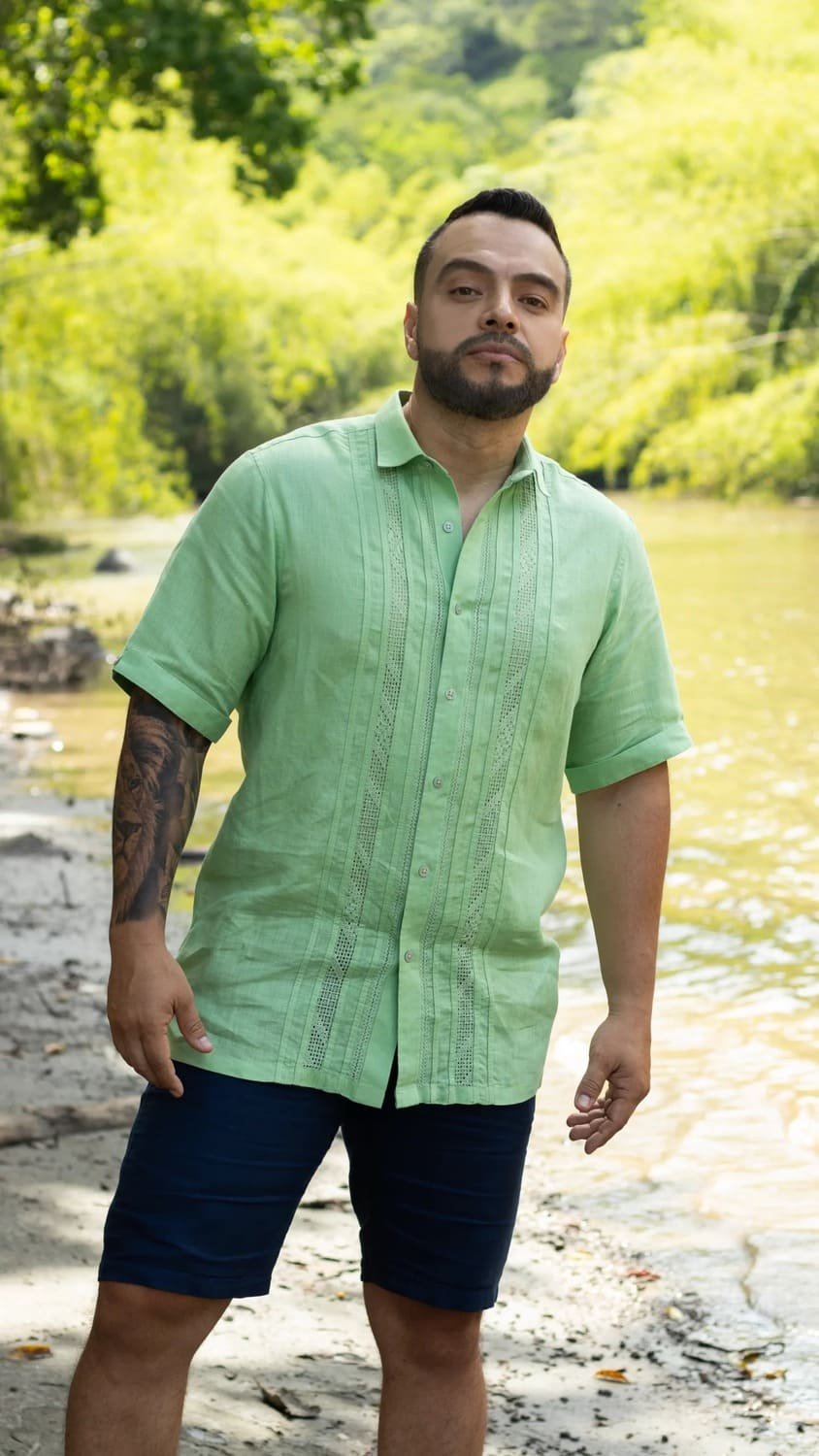 Guayabera Verde Manzana Calada