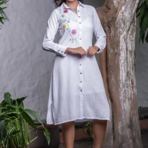 KAFLAN Vestido Blanco Bordado - Camino de Flores