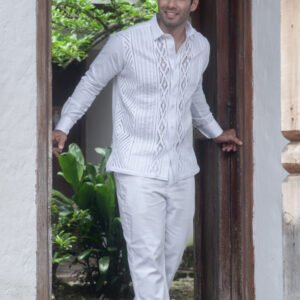 camisa blanca con bordado entrelazado clasico gran linaje