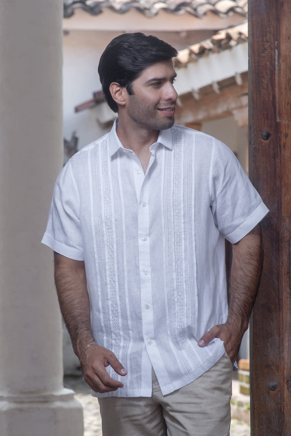 Guayaberas y Camisas para el Día del Padre 18 guayabera blanca legado ancestral en lino